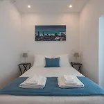 Cozy Oeiras Home For Beach, Lisbon & Cascais 度假居 *