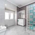 Cozy Oeiras Home For Beach, Lisbon & Cascais