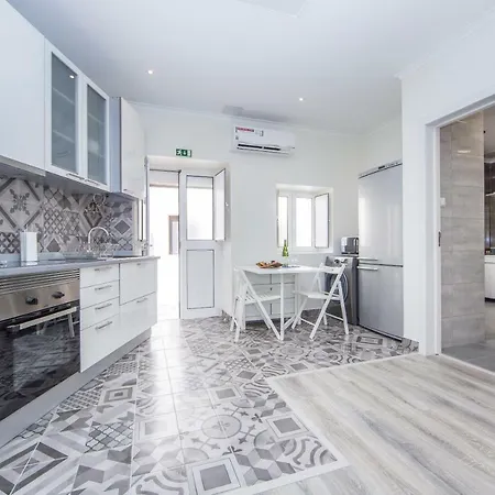 Holiday home Cozy Oeiras Home For Beach, Lisbon & Cascais *